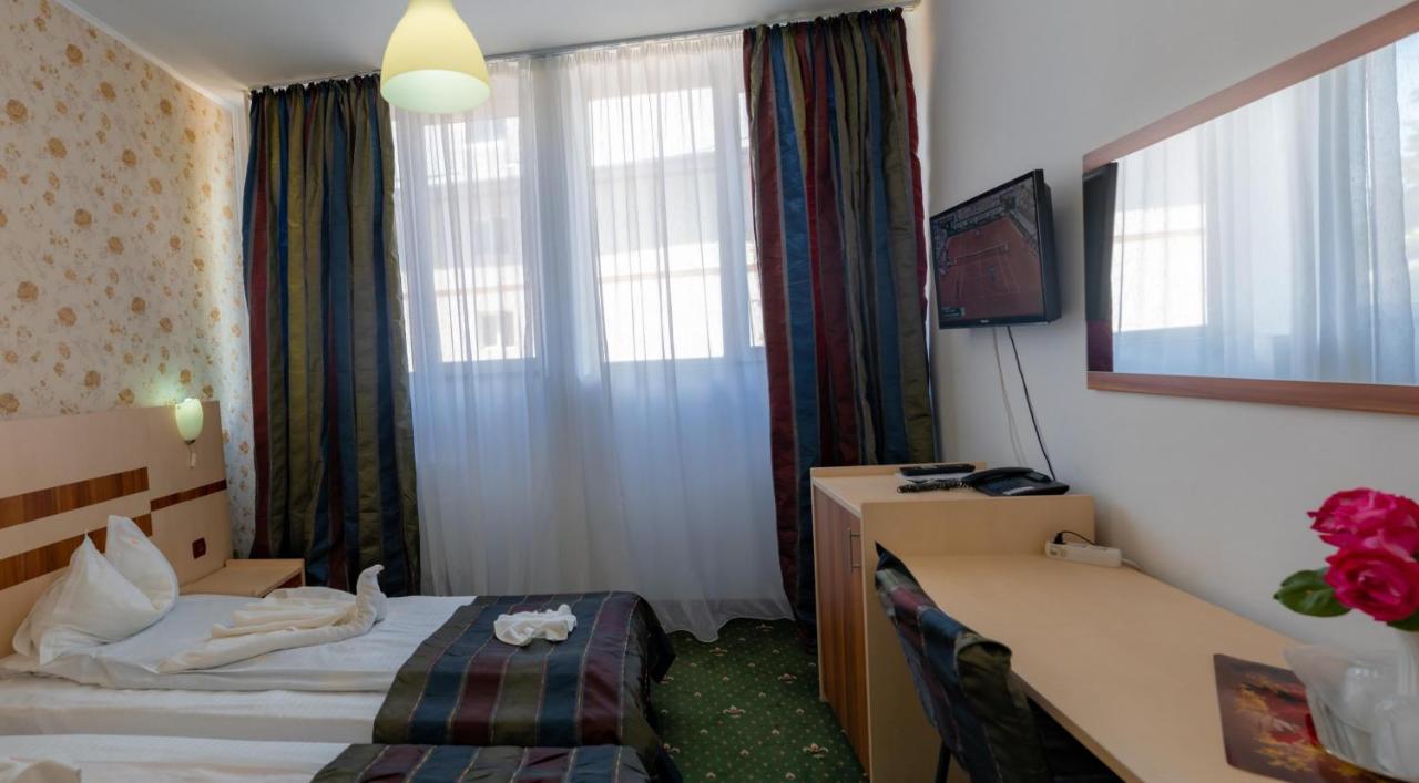 Hotel Turist Pucioasa Eksteriør billede