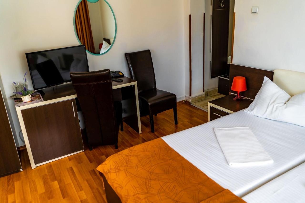 Hotel Turist Pucioasa Eksteriør billede