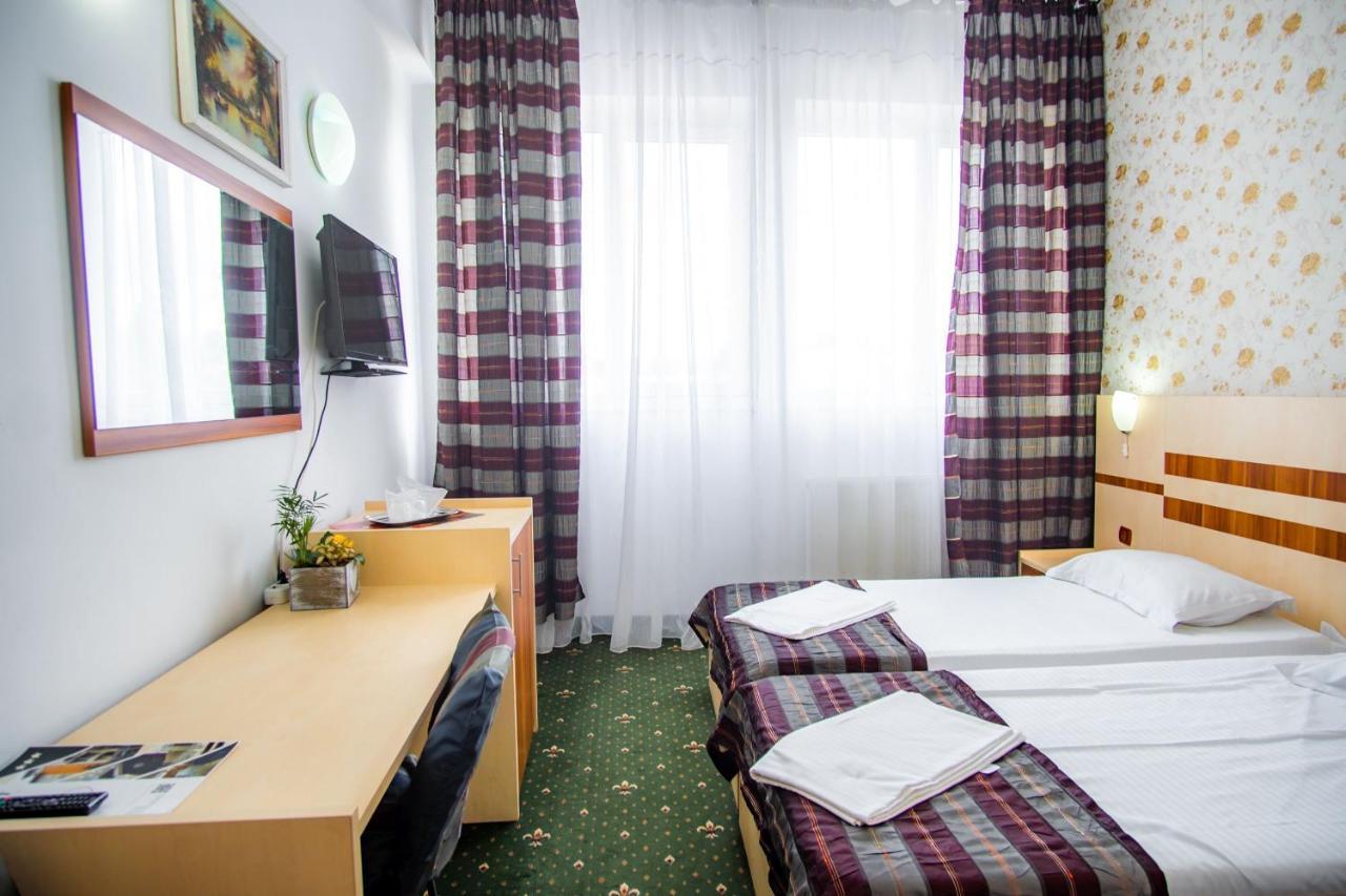 Hotel Turist Pucioasa Eksteriør billede