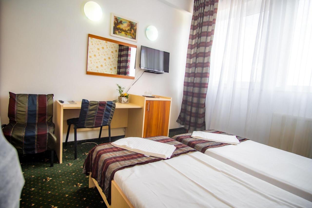 Hotel Turist Pucioasa Eksteriør billede