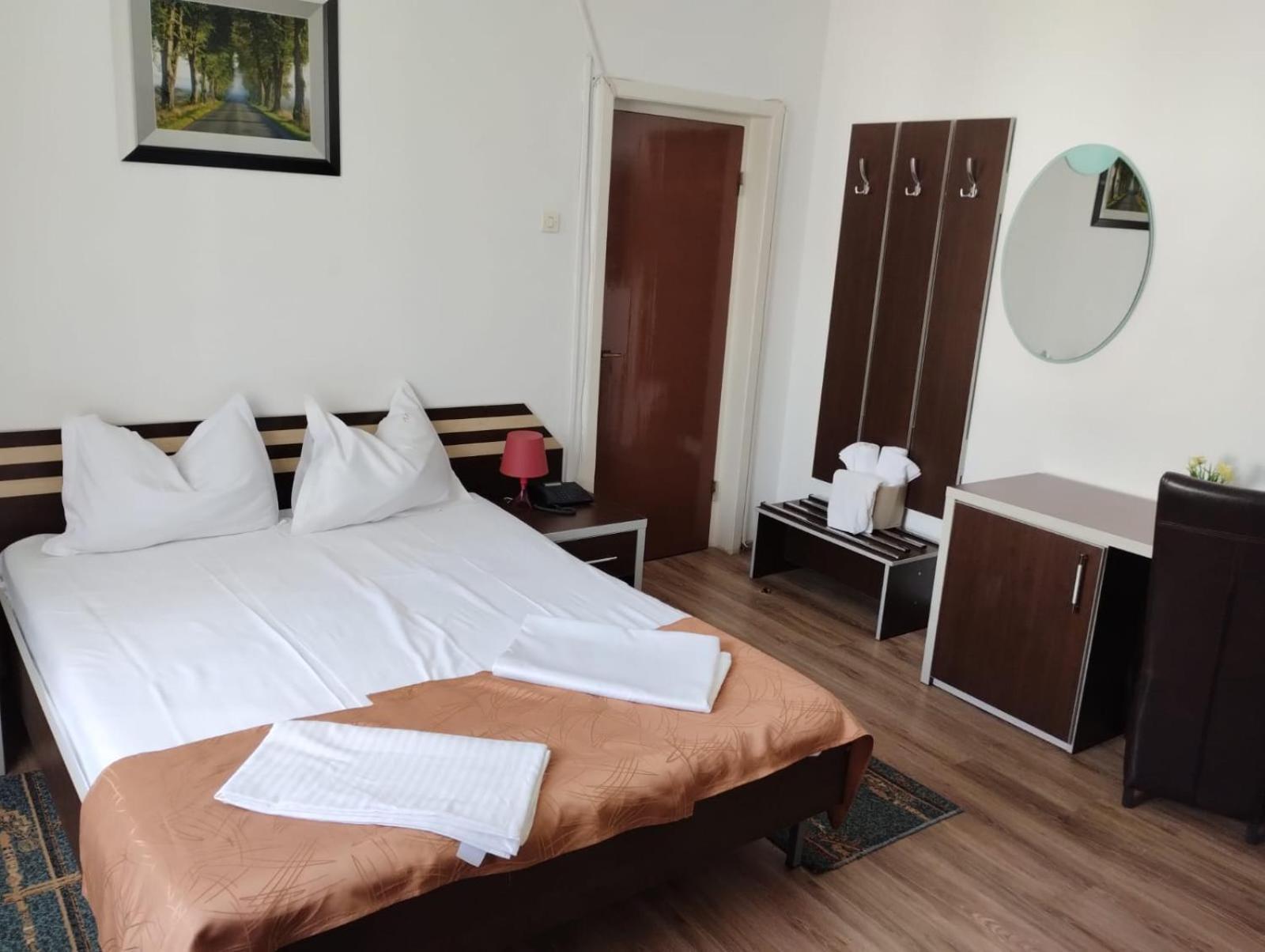 Hotel Turist Pucioasa Eksteriør billede